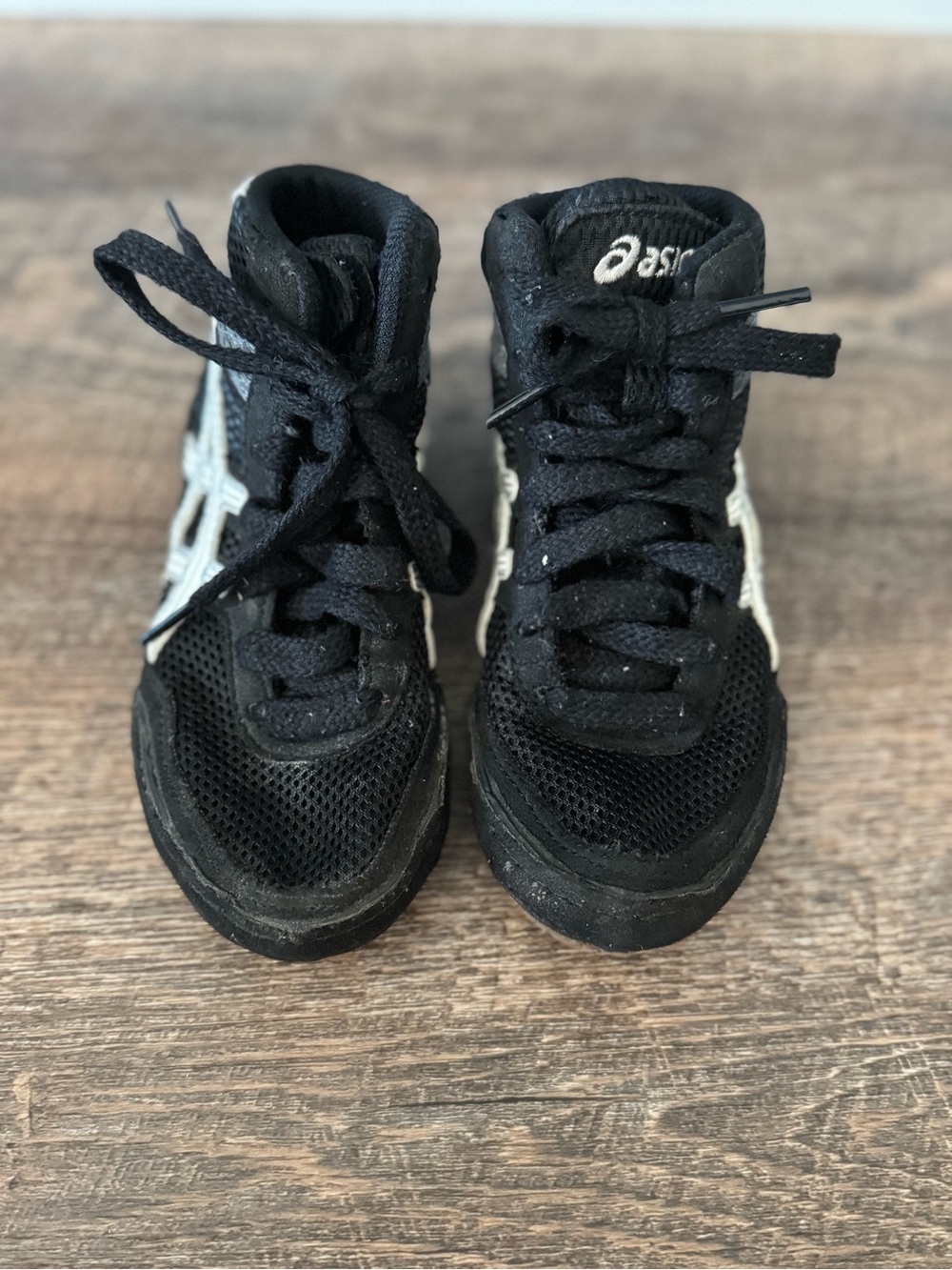 Asics Black and White Kids wrestling shoes